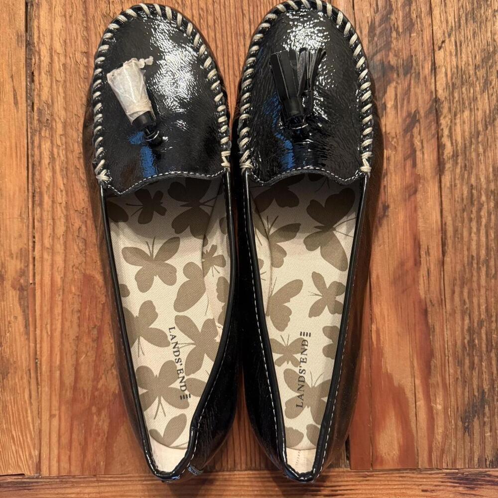 Lands End black patent leather loafers in box - Picture 3 of 8